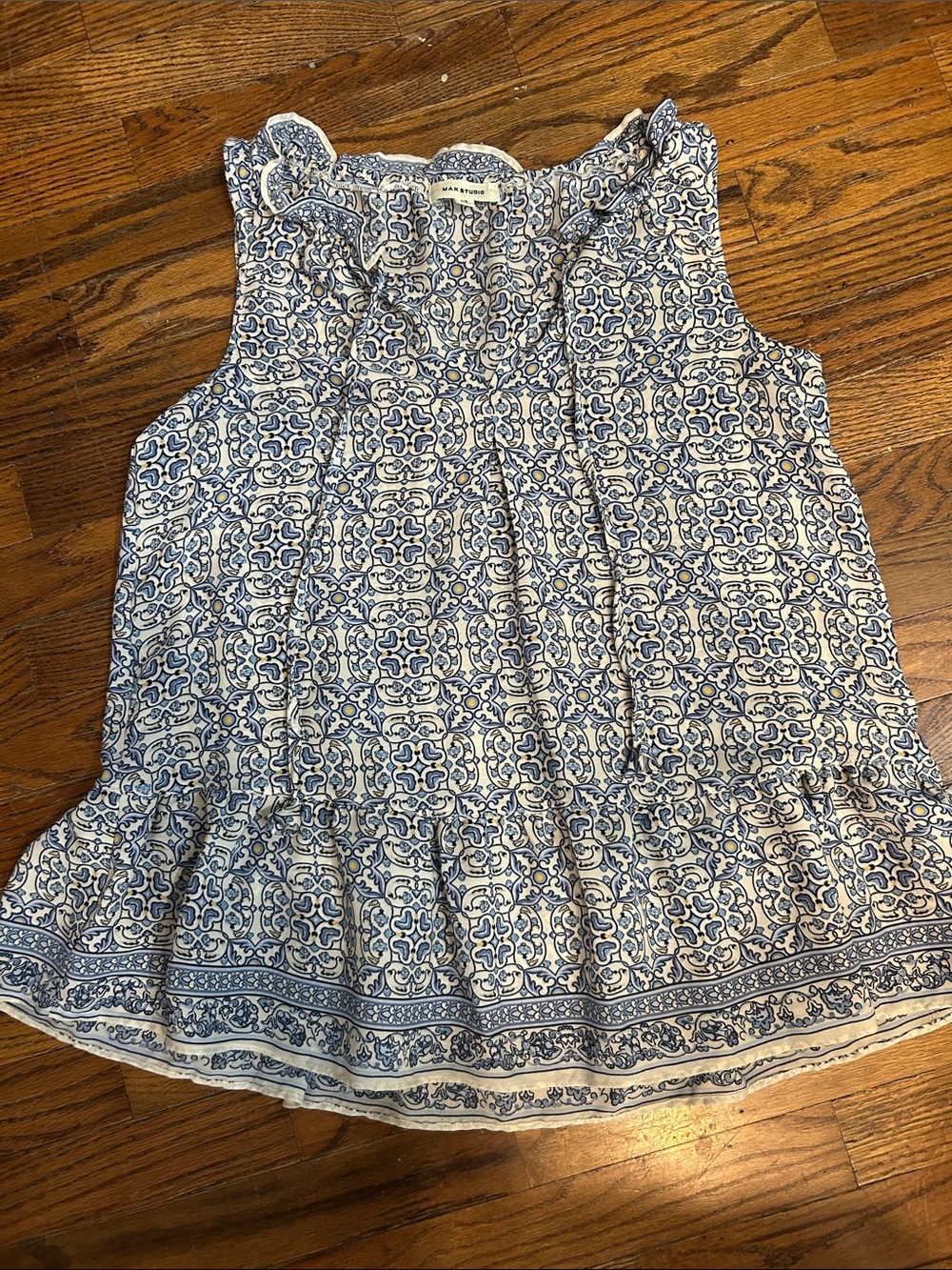 Max Studio Blue and White Sleeveless Printed Ruffle-Hem Camisole